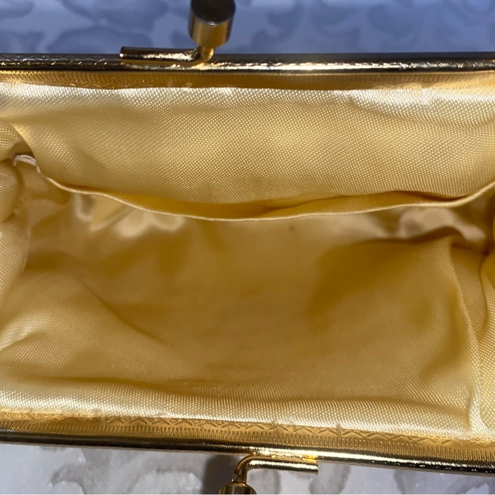 Vintage Golden Beaded Purse, Made in Hong Kong - Picture 6 of 7